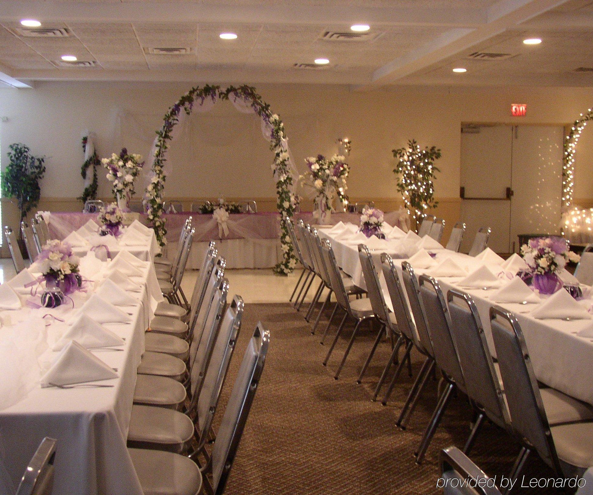 Americas Best Value Inn And Suites St. Cloud Restaurant photo