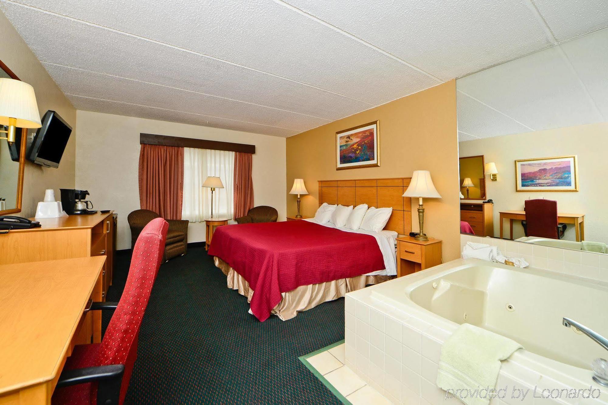 Americas Best Value Inn And Suites St. Cloud Room photo
