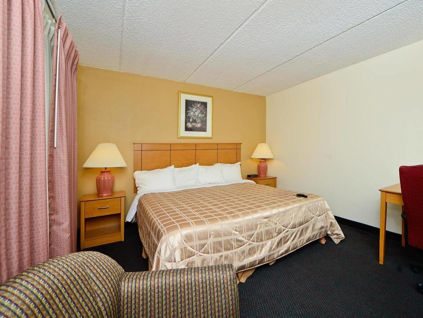 Americas Best Value Inn And Suites St. Cloud Exterior photo